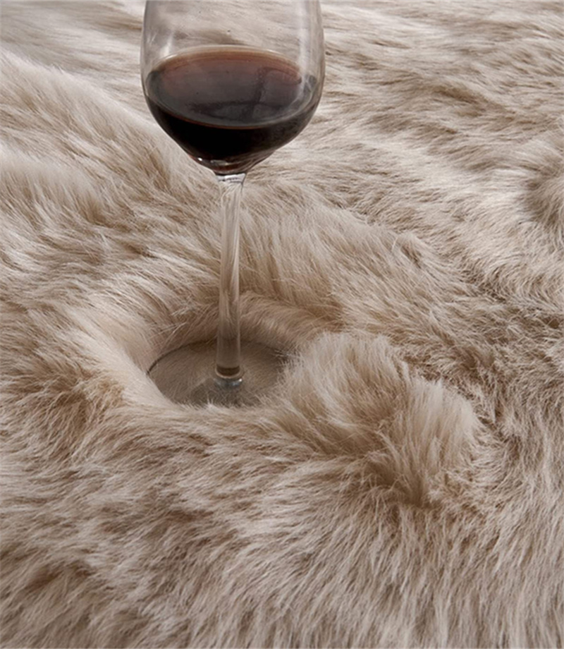 FLUFFY FUR RUG02.jpg