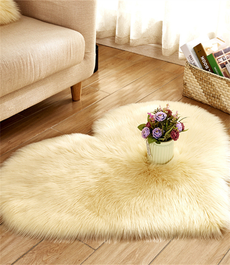 FLUFFY FUR RUG01.jpg